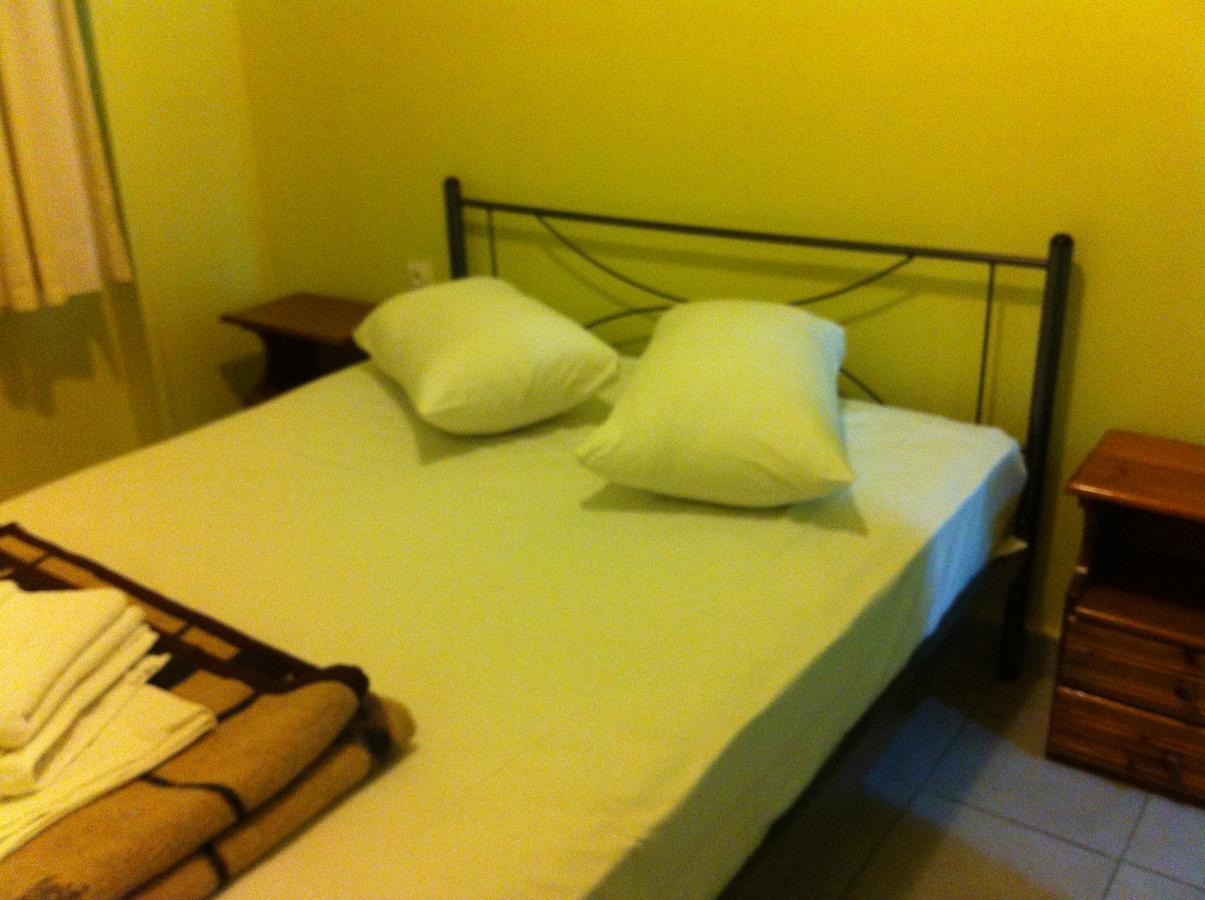Zeus Hostel เอเธนส์ ภายนอก รูปภาพ